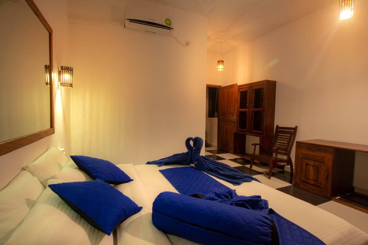 Water Edge Hotel & Restaurant Baie d'Arugam Extérieur photo