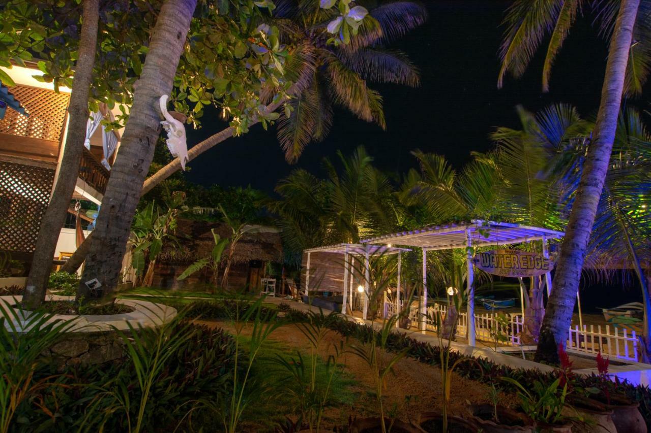 Water Edge Hotel & Restaurant Baie d'Arugam Extérieur photo