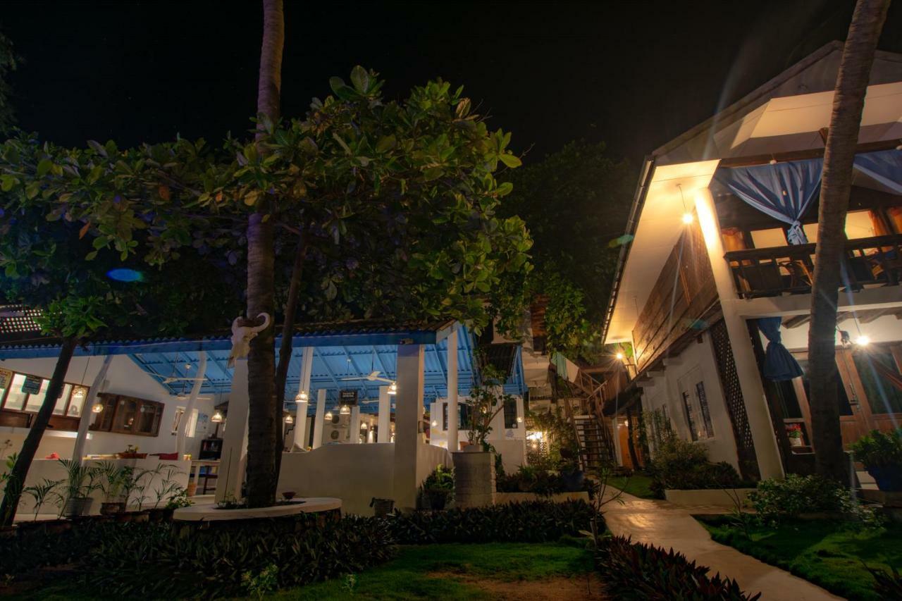 Water Edge Hotel & Restaurant Baie d'Arugam Extérieur photo