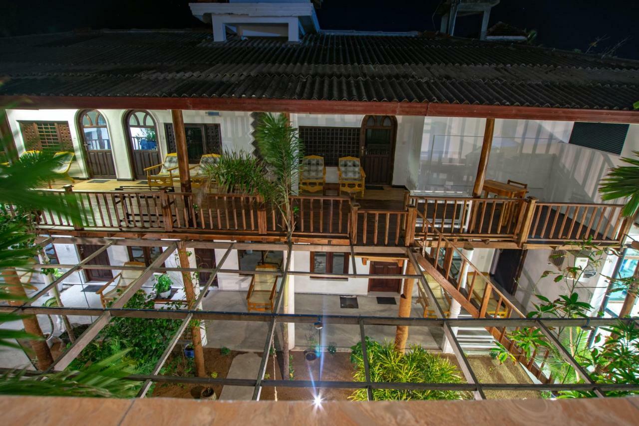 Water Edge Hotel & Restaurant Baie d'Arugam Extérieur photo