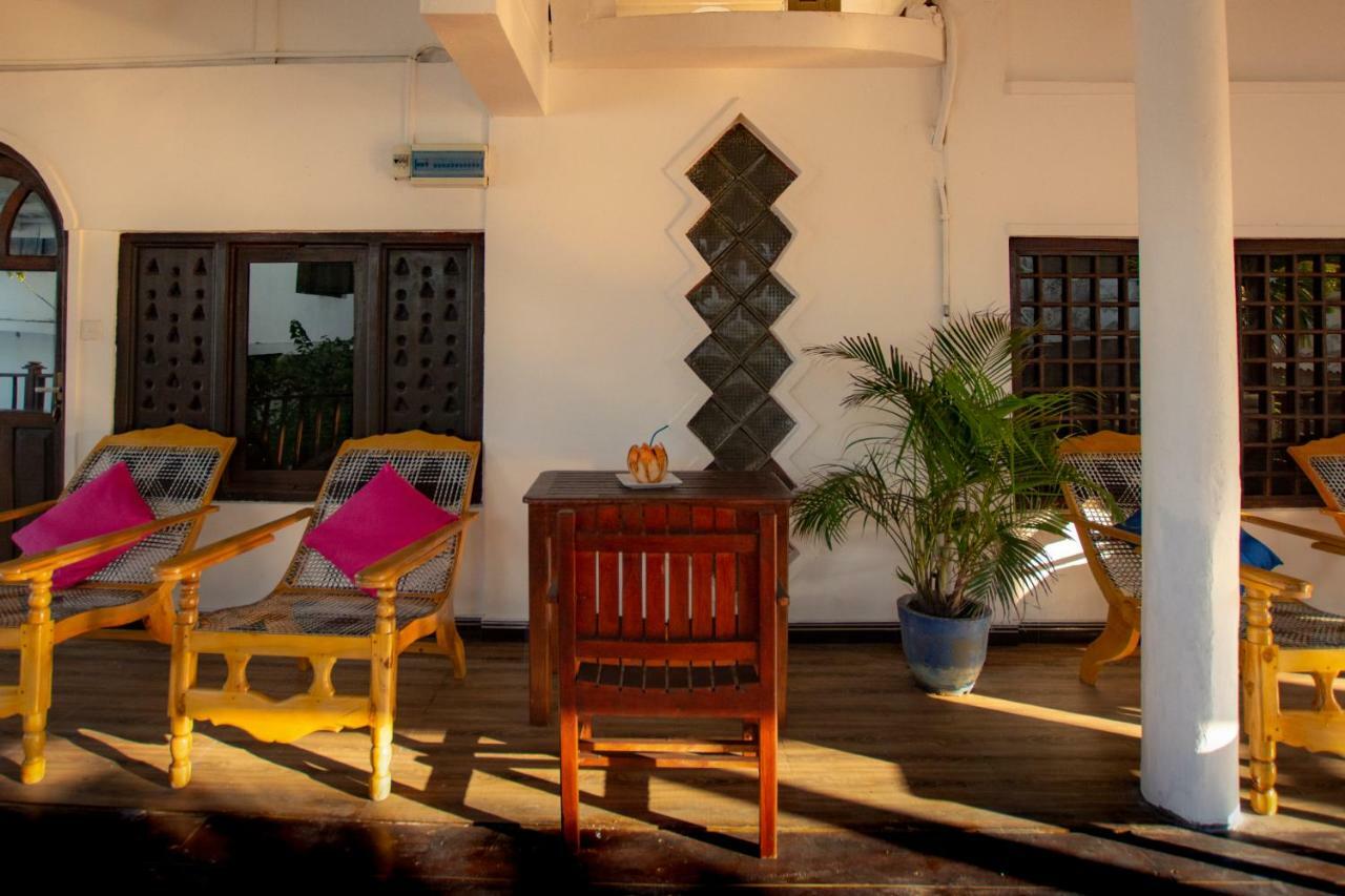 Water Edge Hotel & Restaurant Baie d'Arugam Extérieur photo