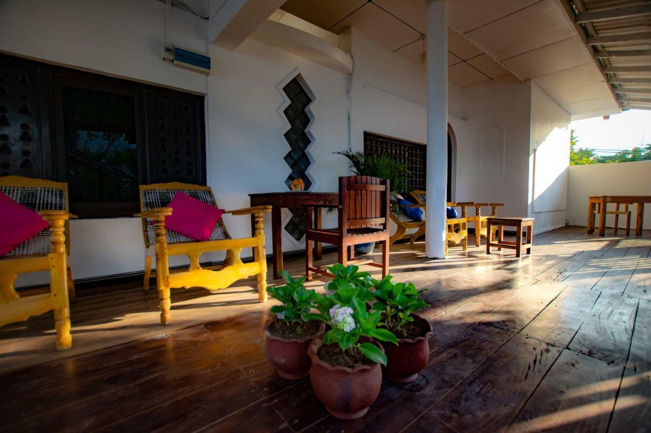 Water Edge Hotel & Restaurant Baie d'Arugam Extérieur photo