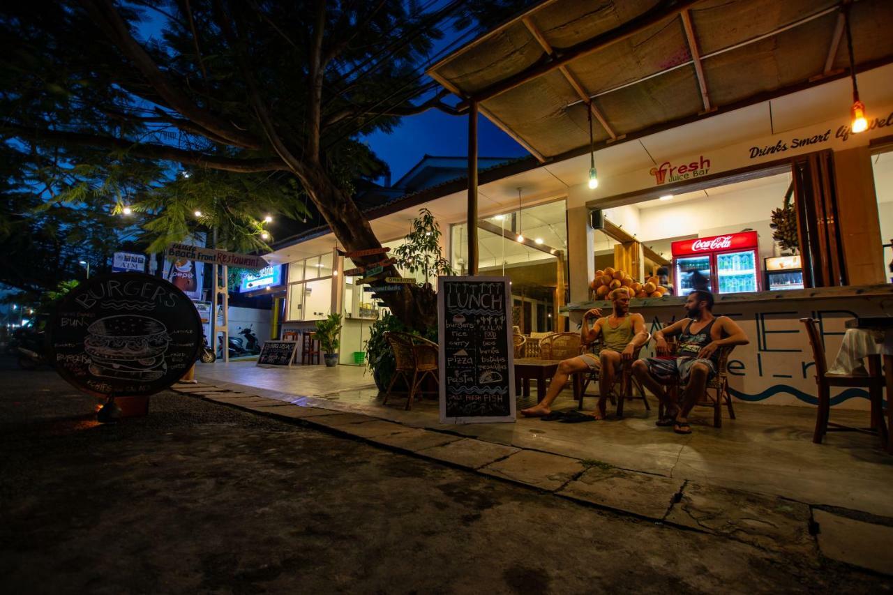 Water Edge Hotel & Restaurant Baie d'Arugam Extérieur photo