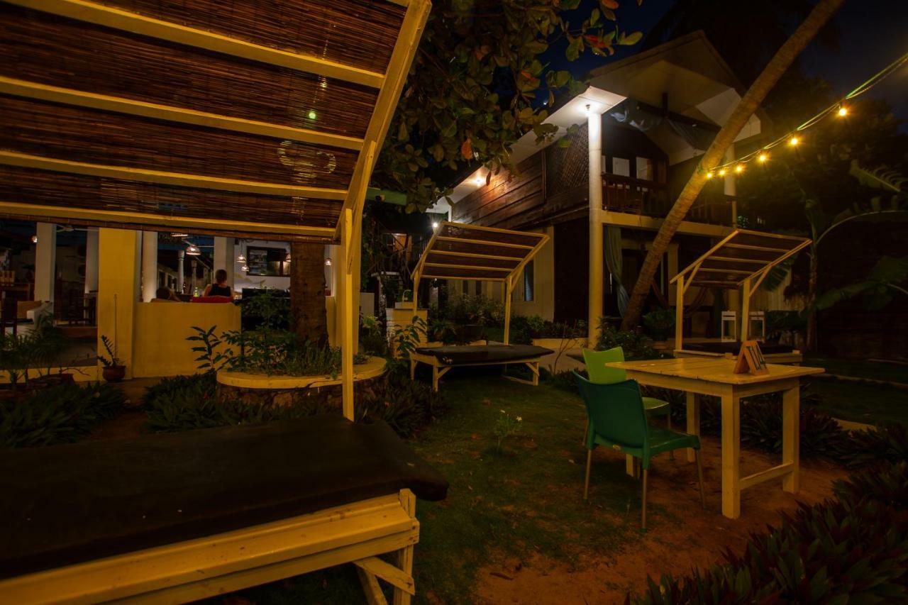 Water Edge Hotel & Restaurant Baie d'Arugam Extérieur photo