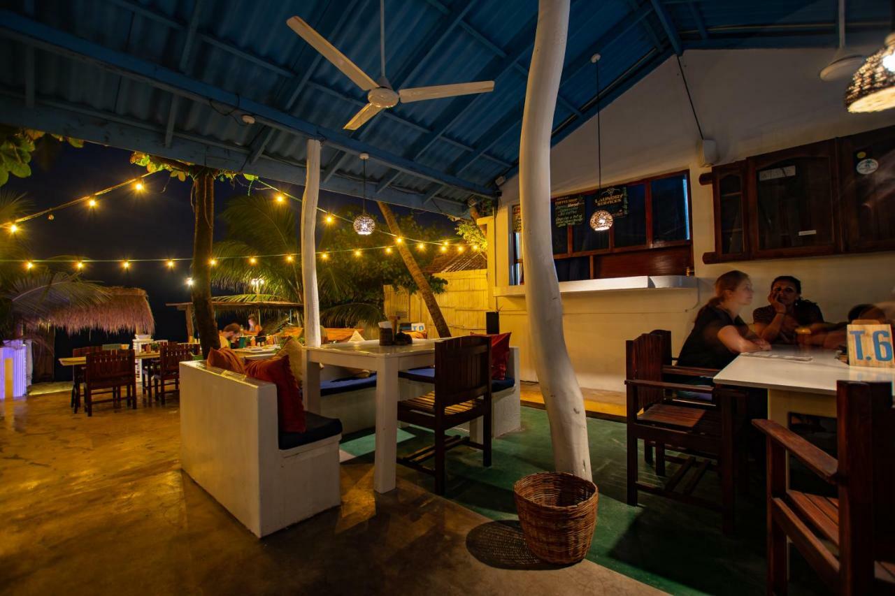 Water Edge Hotel & Restaurant Baie d'Arugam Extérieur photo